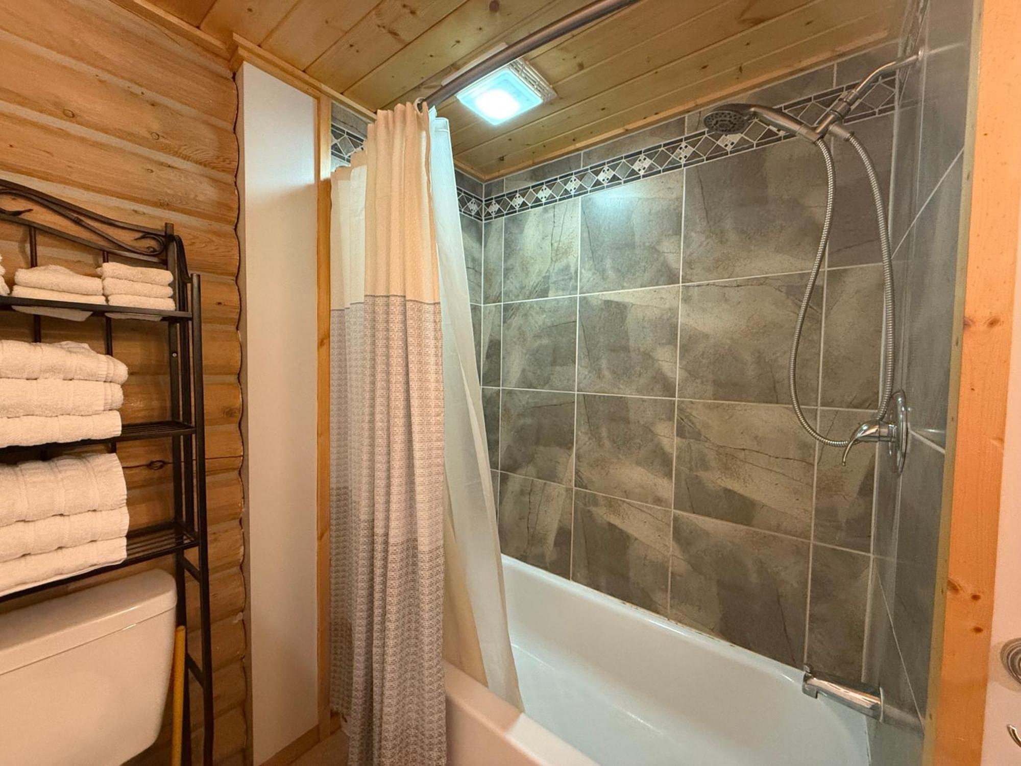 Talkeetna Log Cabin With Hot Tub Unit 1 Zewnętrze zdjęcie
